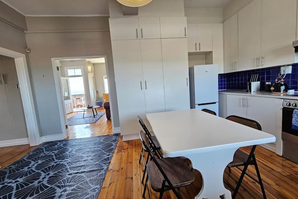 Grosvenor On The Beachfront Appartement Port Elizabeth
